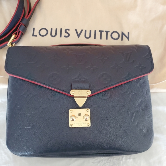 Louis Vuitton Pochette Metis - Picture 3 of 5